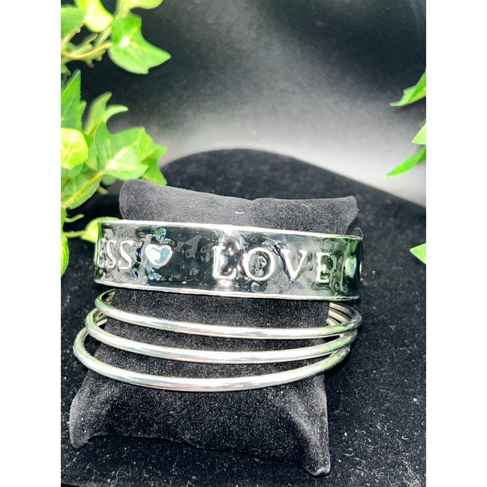 Guess Set of 4 Silver & Black Enamel Logo Bangle Bracelets - NWOT - Picture 4 of 5